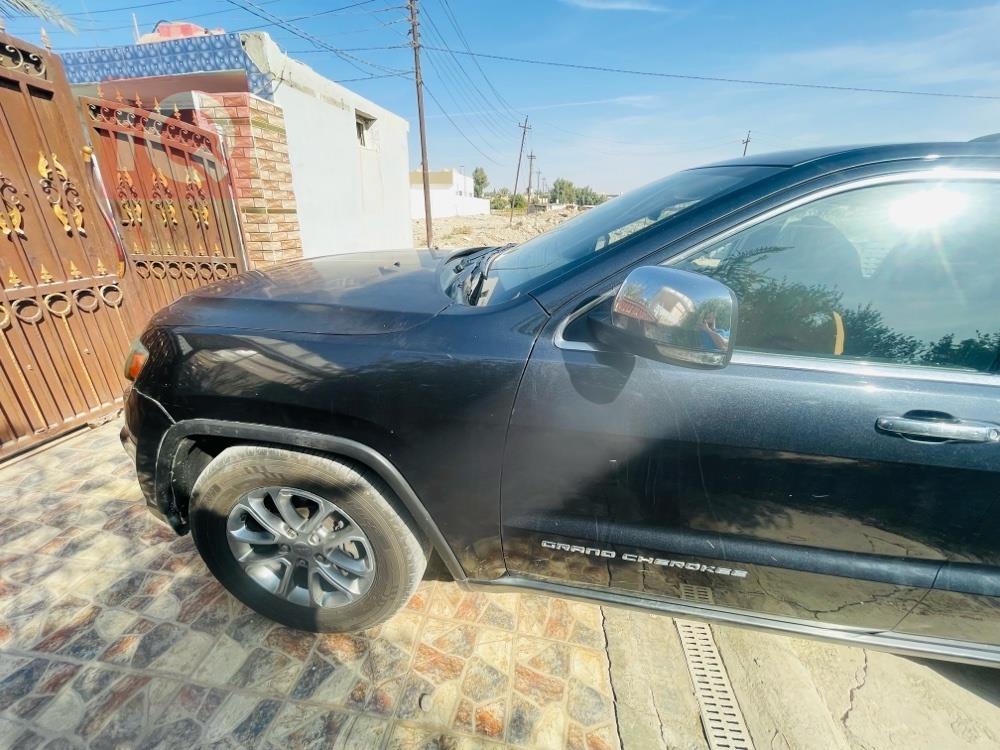 جیپ گراند شیرۆکی